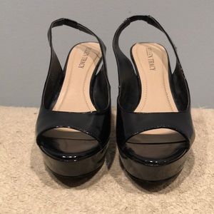 Ellen Tracy Platform Shoes